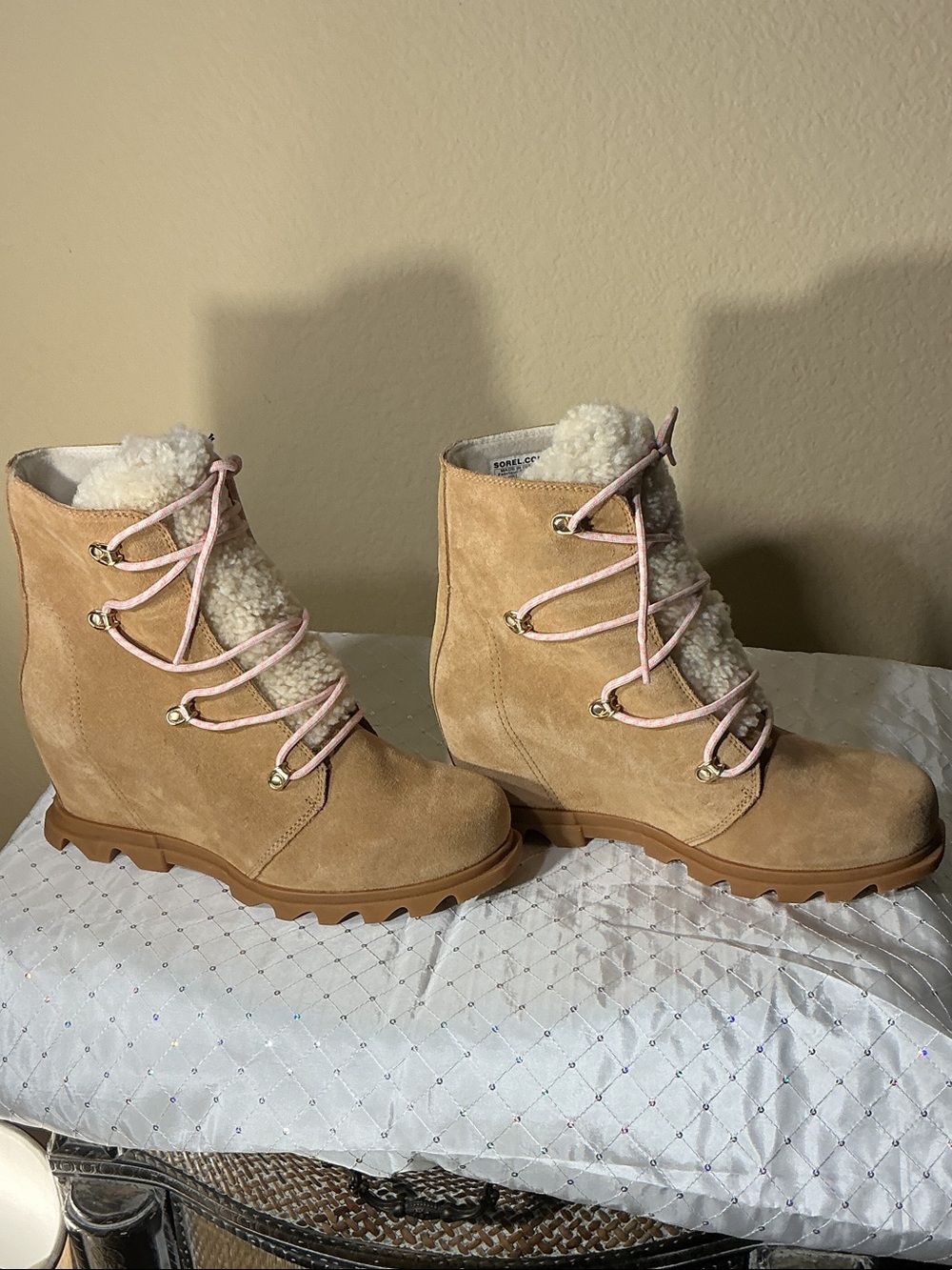 Sorel Joan of Artic wedge III tan suede boots